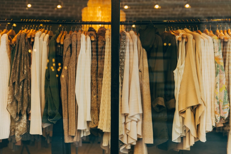 boutique-LA CADIERE D AZUR-min_clothe_fashion_store_shop_window_store_front-21277